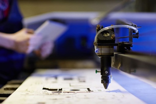 Che cos'è il taglio CNC? Guida introduttiva per principianti.